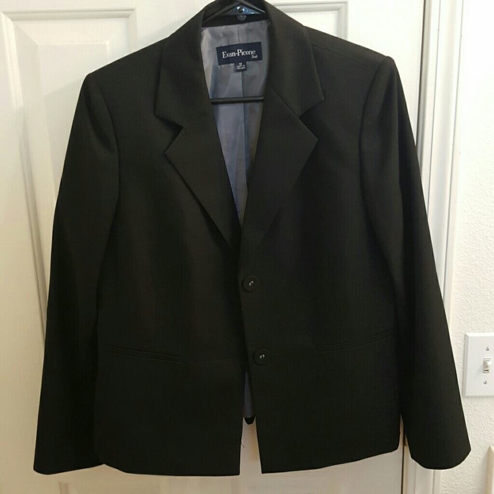 Evan Picone black suit, 2 pieces, both are lined.
